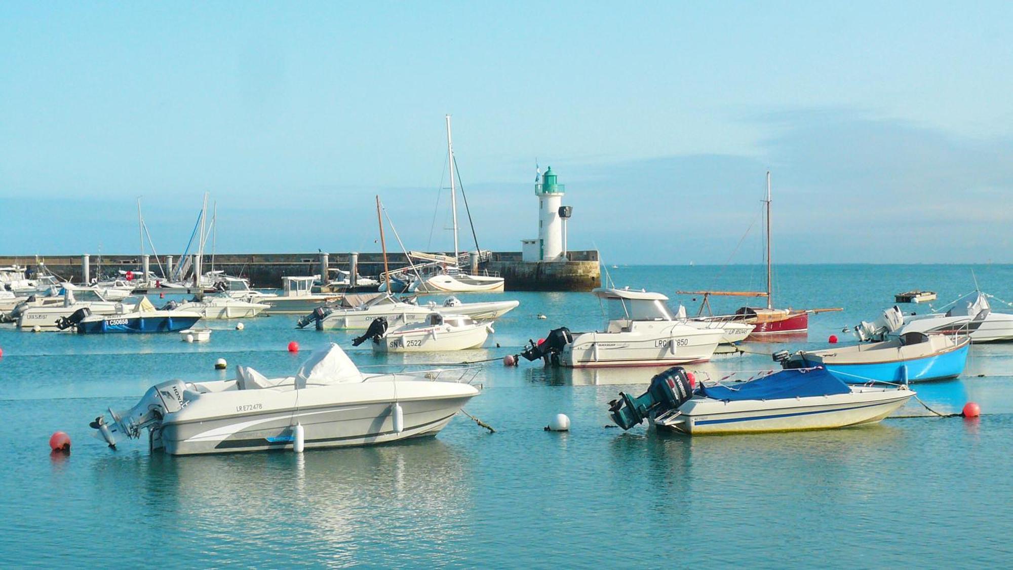 Le Phare Du Bout Du Monde - Logement Proche Du Port La Flotte Extérieur photo